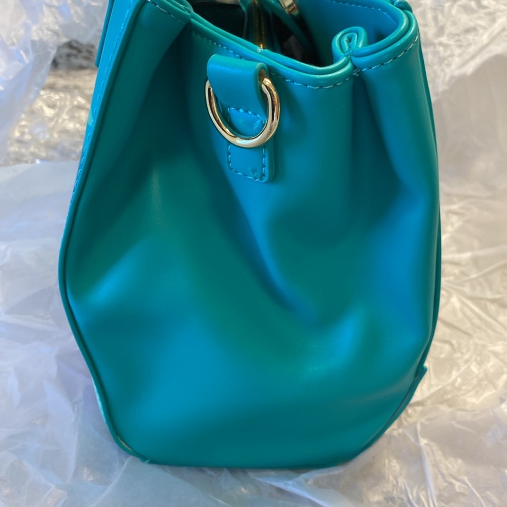 ✨✨SOLD✨✨Loungefly Disney Tangled Rapunzel Castle Glow in the Dark Crossbody Bag - Picture 10 of 14